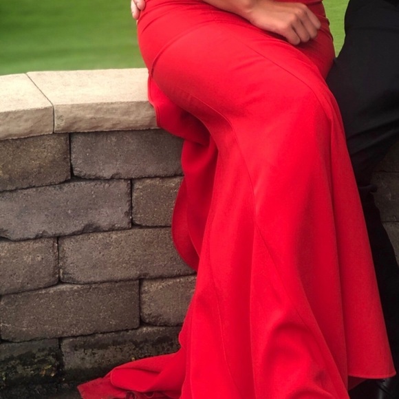 NWT XSCAPE Popover Ruffle-Back Halter - Picture 4 of 4